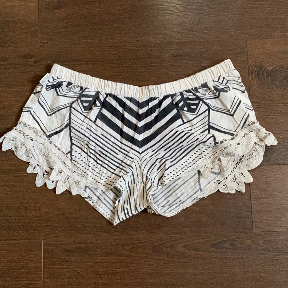 Billabong short shorts